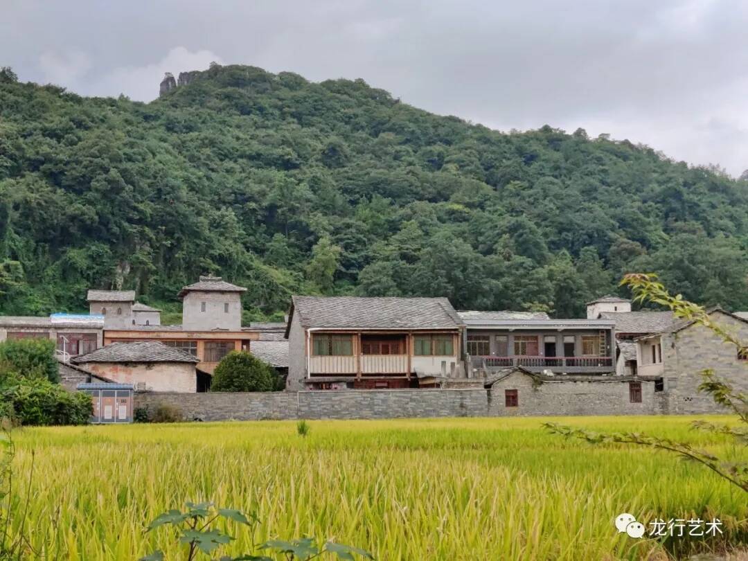 觀畫展 ‖ 美術(shù)生寫生真的累，負(fù)重幾十斤日行上萬步記錄了這些美景......