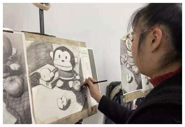 重慶美術培訓畫室?guī)憧纯疵佬g生的集訓生活？你真以為集訓很苦？