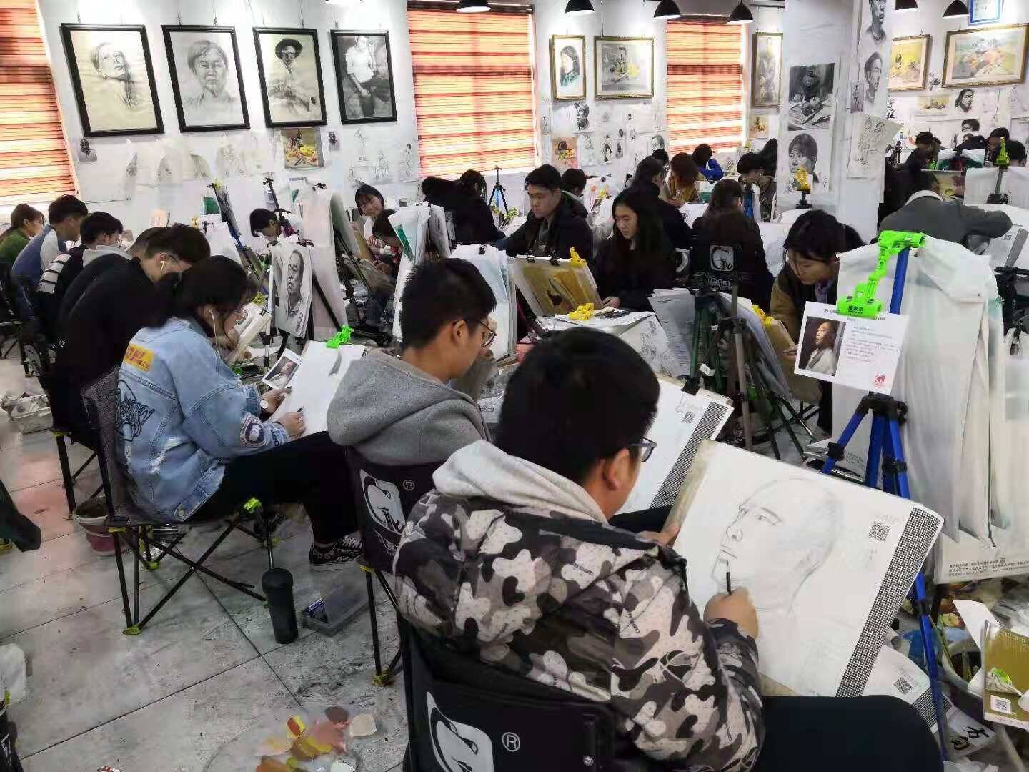 看重慶美術(shù)培訓(xùn)畫室美術(shù)生，學(xué)繪畫過程中走過的彎路